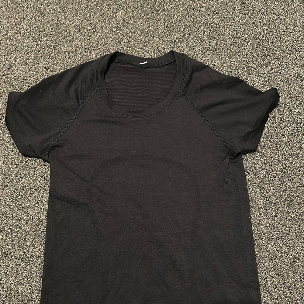 Lululemon T Shirt